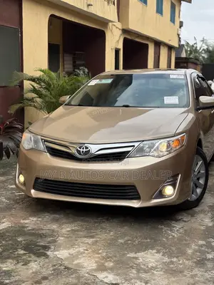 Toyota Camry 2013 Gold
