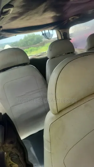 Ford E250 2006 Green