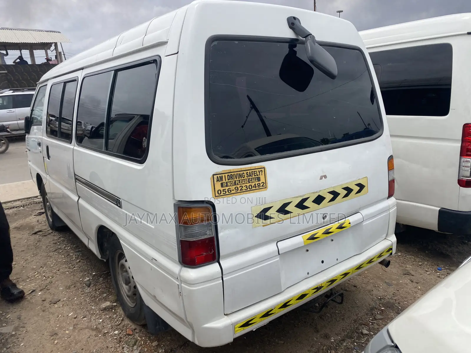 Mitsubishi L300 2006 White