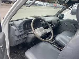 Mitsubishi L300 2006 White