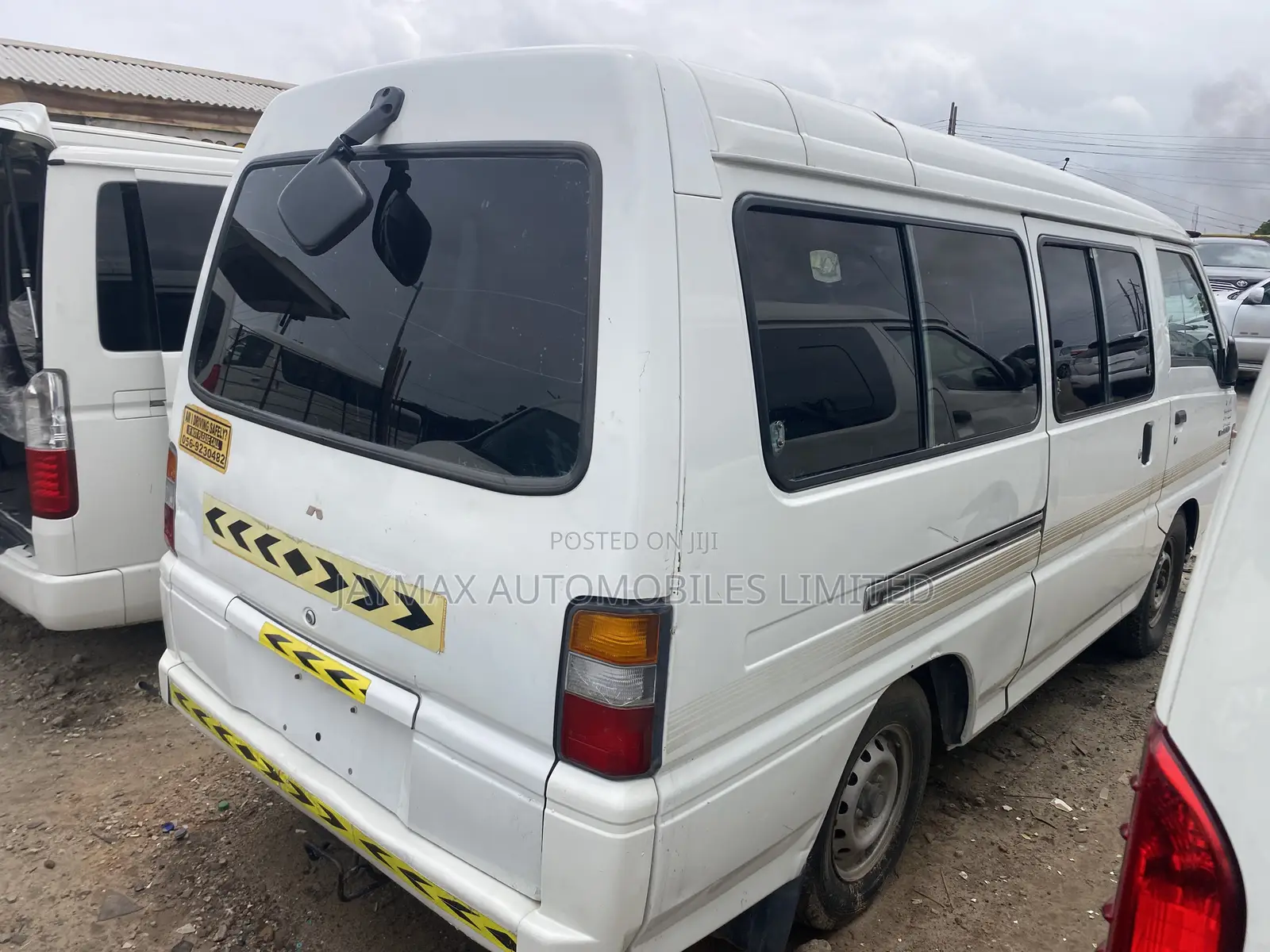 Mitsubishi L300 2006 White