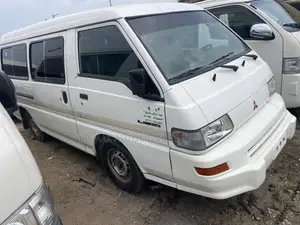 Mitsubishi L300 2006 White
