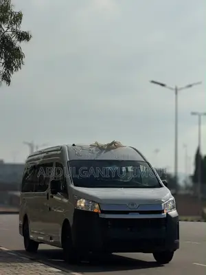 Toyota HiAce 2026 White