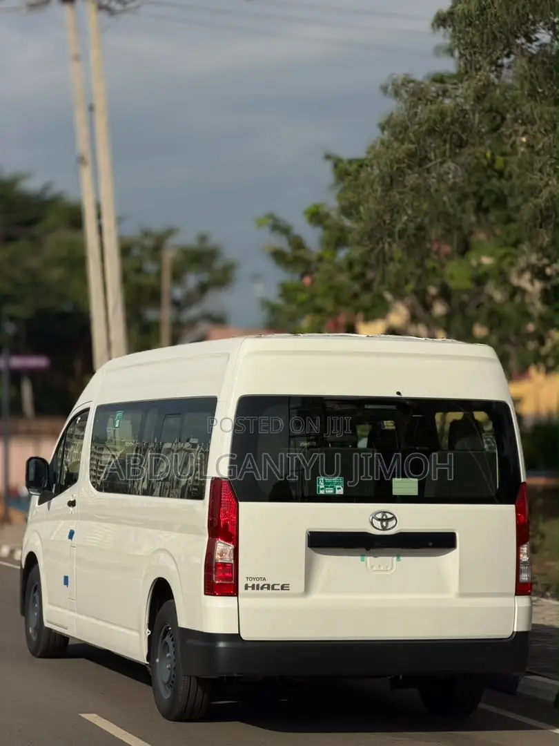 Toyota HiAce 2026 White