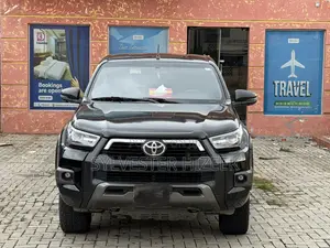 Toyota Hilux 2024 Black