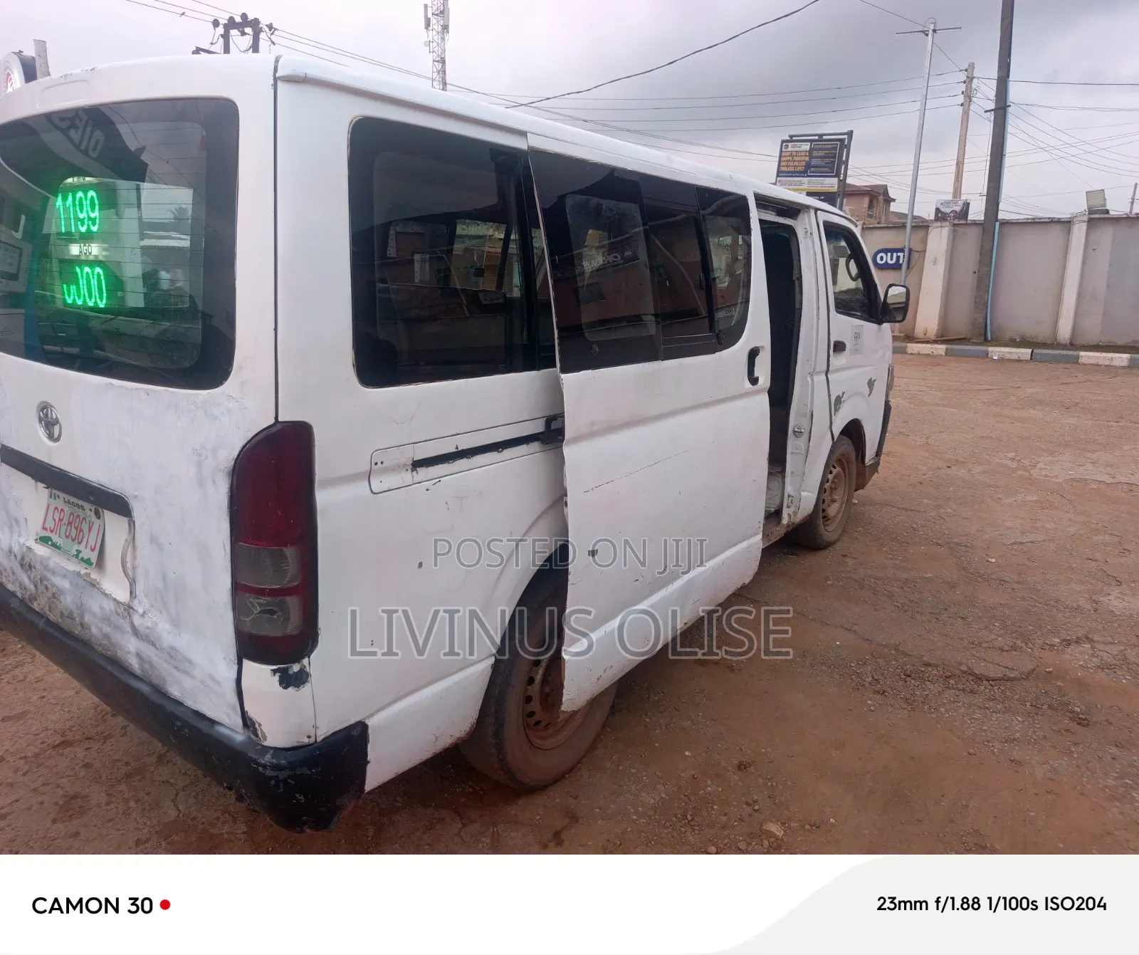 Toyota Grand HiAce 2002 White