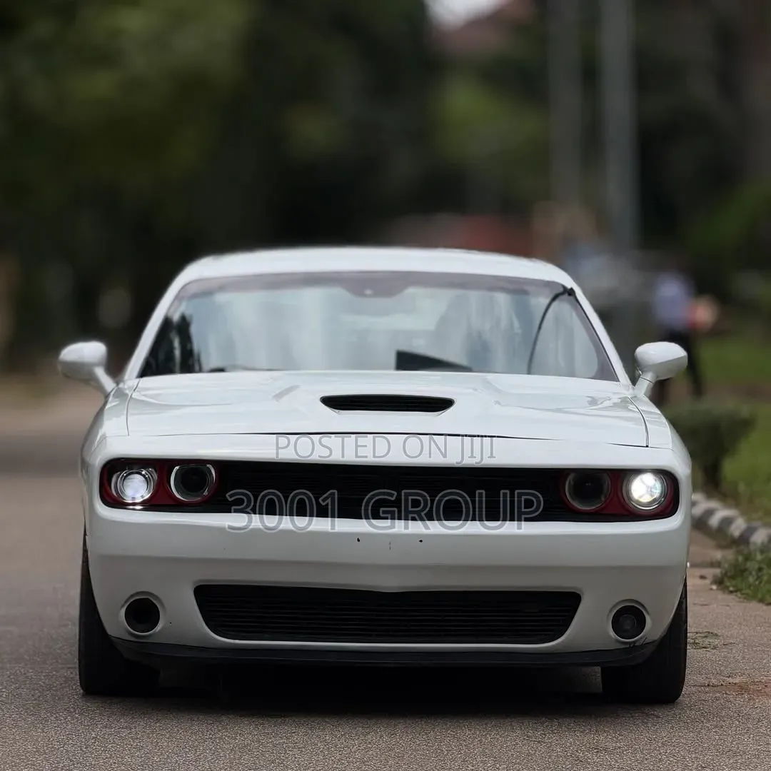 Dodge Challenger 2022 White