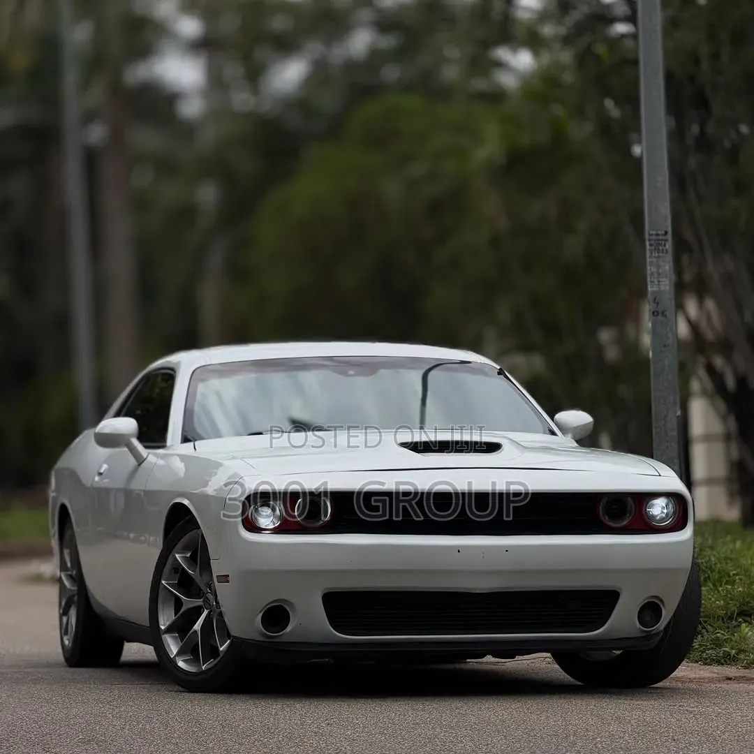 Dodge Challenger 2022 White