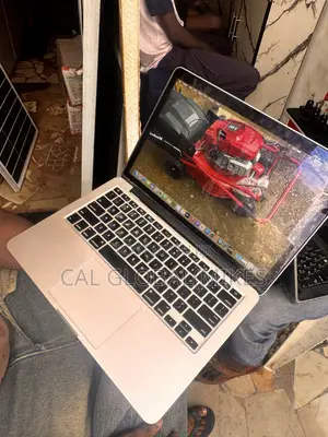 Laptop Apple MacBook Pro 2015 8GB Intel Core i5 SSHD+SSD 256GB