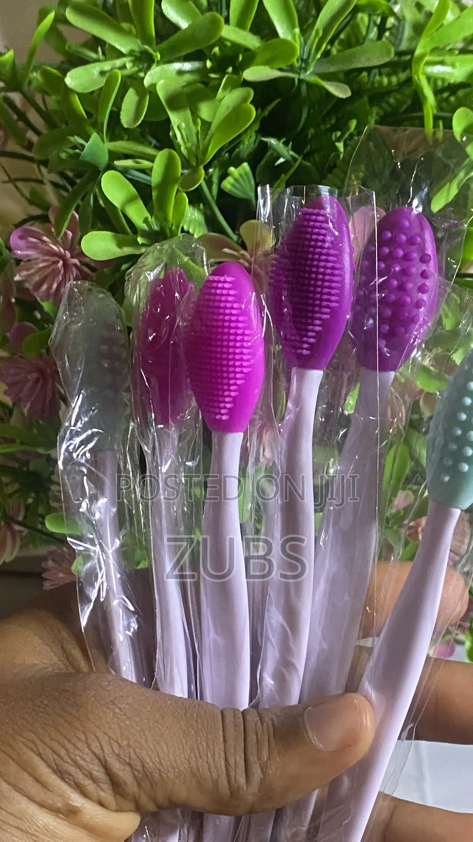 Lip Exfoliating Silicon Brush