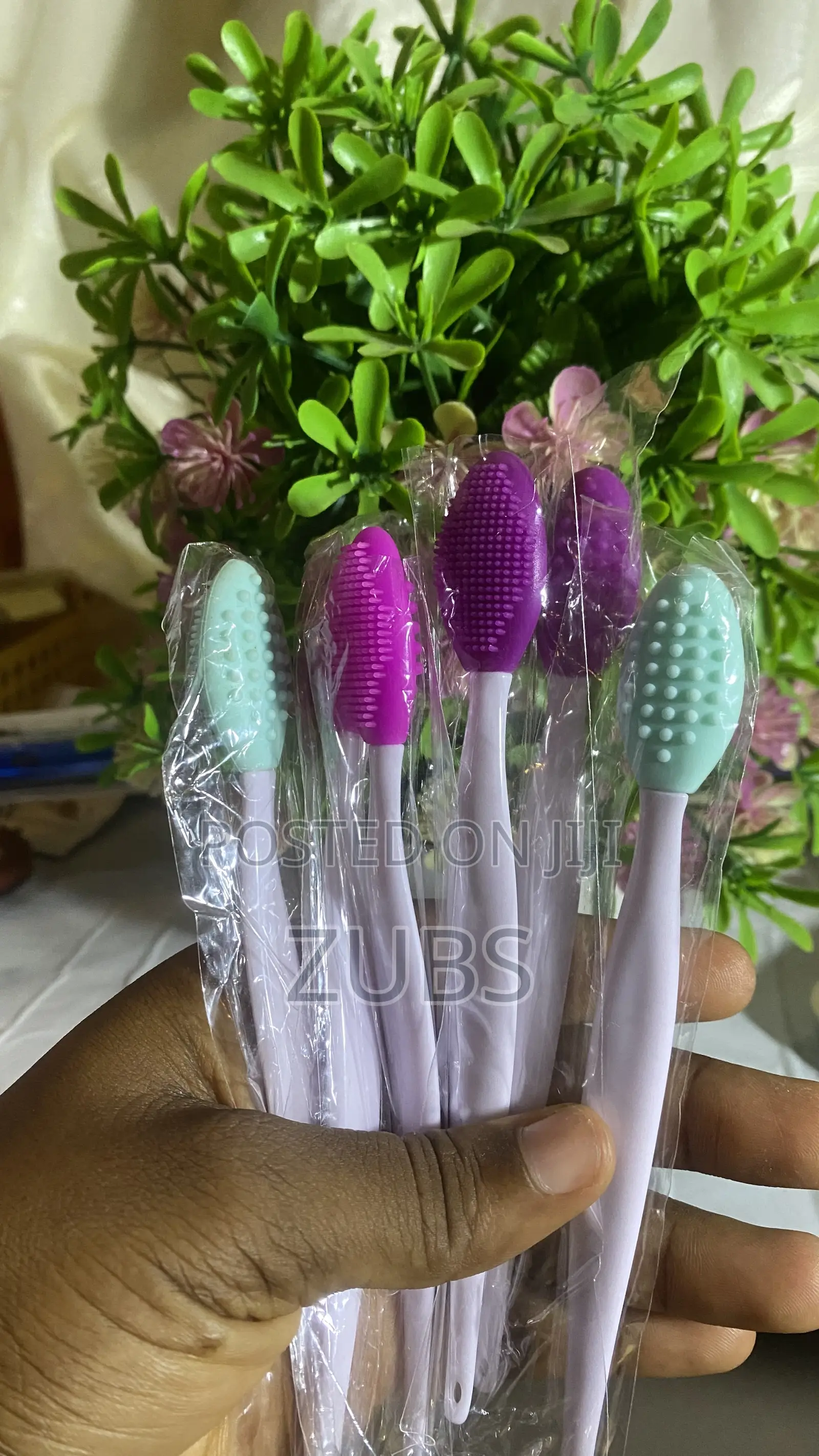 Lip Exfoliating Silicon Brush