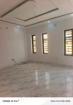4bdrm Duplex in Okebadan Estate, Akobo for sale