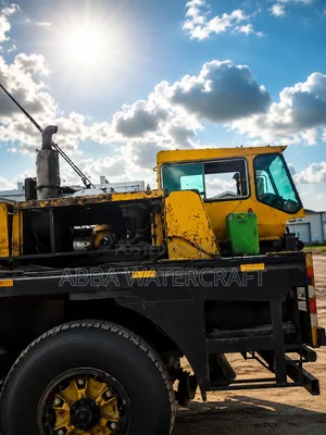100-Ton Motorized Crane