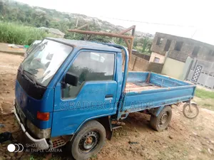 Toyota Dyna 2012 Blue