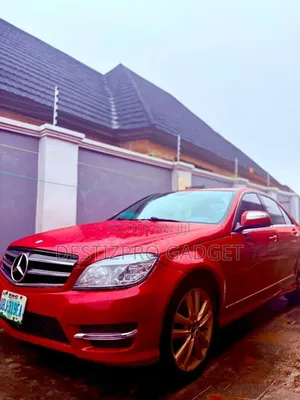 Mercedes-Benz C300 2012 Red