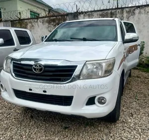 Toyota Hilux 2012 White