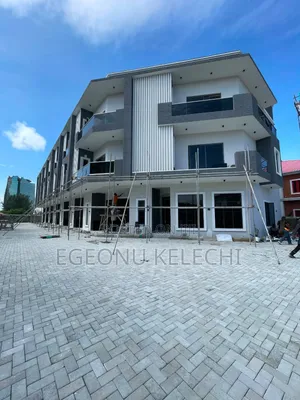 4bdrm Townhouse/Terrace in Ahmadu Bello Way for sale
