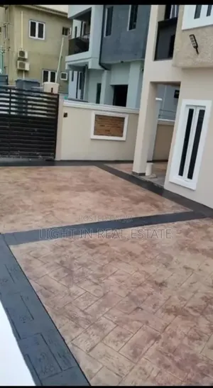 4bdrm Duplex in Berger for sale