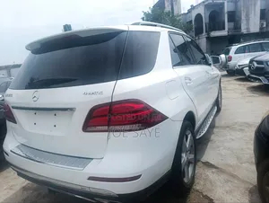 Mercedes-Benz GLE-Class 2016 White