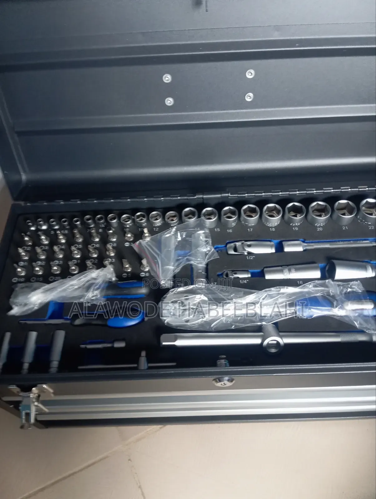 108pc Tool With Metal Box