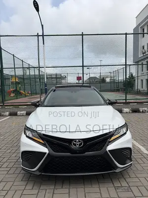 Toyota Camry XSE V6 FWD (3.5L 6cyl 8AM) 2018 White