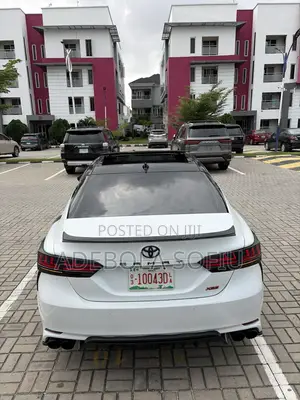 Toyota Camry XSE V6 FWD (3.5L 6cyl 8AM) 2018 White