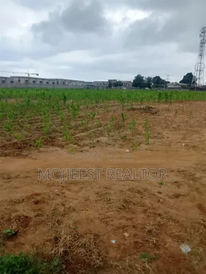 900sqm Land