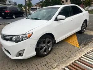 Toyota Camry LE 4dr Sedan (2.5L 4cyl 6A) 2013 White