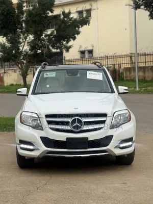 Mercedes-Benz GLK-Class Base GLK 350 4dr AWD 4MATIC (3.5L 6cyl 7A) 2015