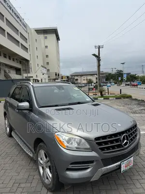 Mercedes-Benz M Class ML350 4MATIC 4dr SUV AWD (3.5L 6cyl 7A) 2014 Gray