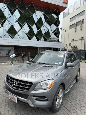 Mercedes-Benz M Class ML350 4MATIC 4dr SUV AWD (3.5L 6cyl 7A) 2014 Gray