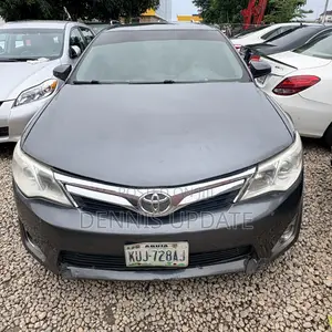 Toyota Camry SE V6 4dr Sedan (3.5L 6cyl 6A) 2013 Gray
