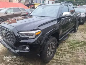 Toyota Tacoma 2020 Black