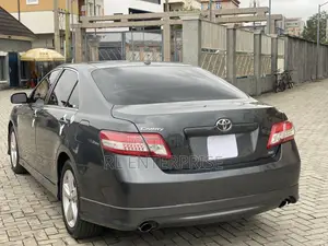 Toyota Camry SE 4dr Sedan (2.5L 4cyl 6AM) 2010 Gray