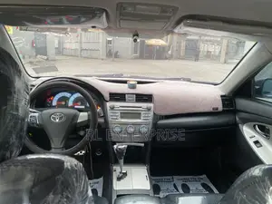 Toyota Camry SE 4dr Sedan (2.5L 4cyl 6AM) 2010 Gray