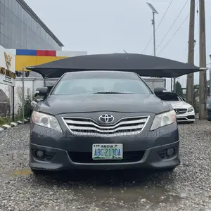 Toyota Camry SE 4dr Sedan (2.5L 4cyl 6AM) 2010 Gray