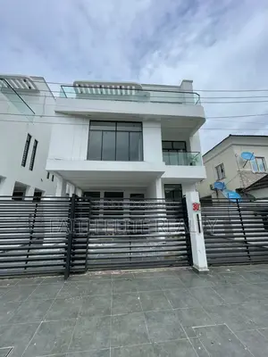 5bdrm House in Chevron for sale
