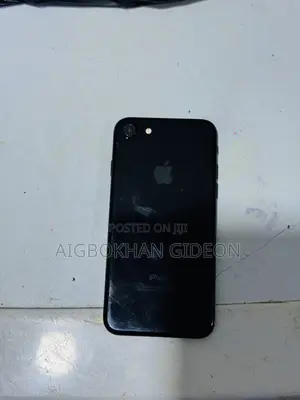 Apple iPhone 7 32 GB Black