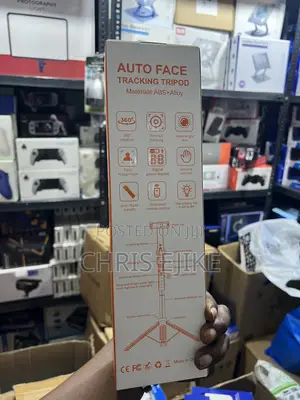 Face Tracking Tripod With Light