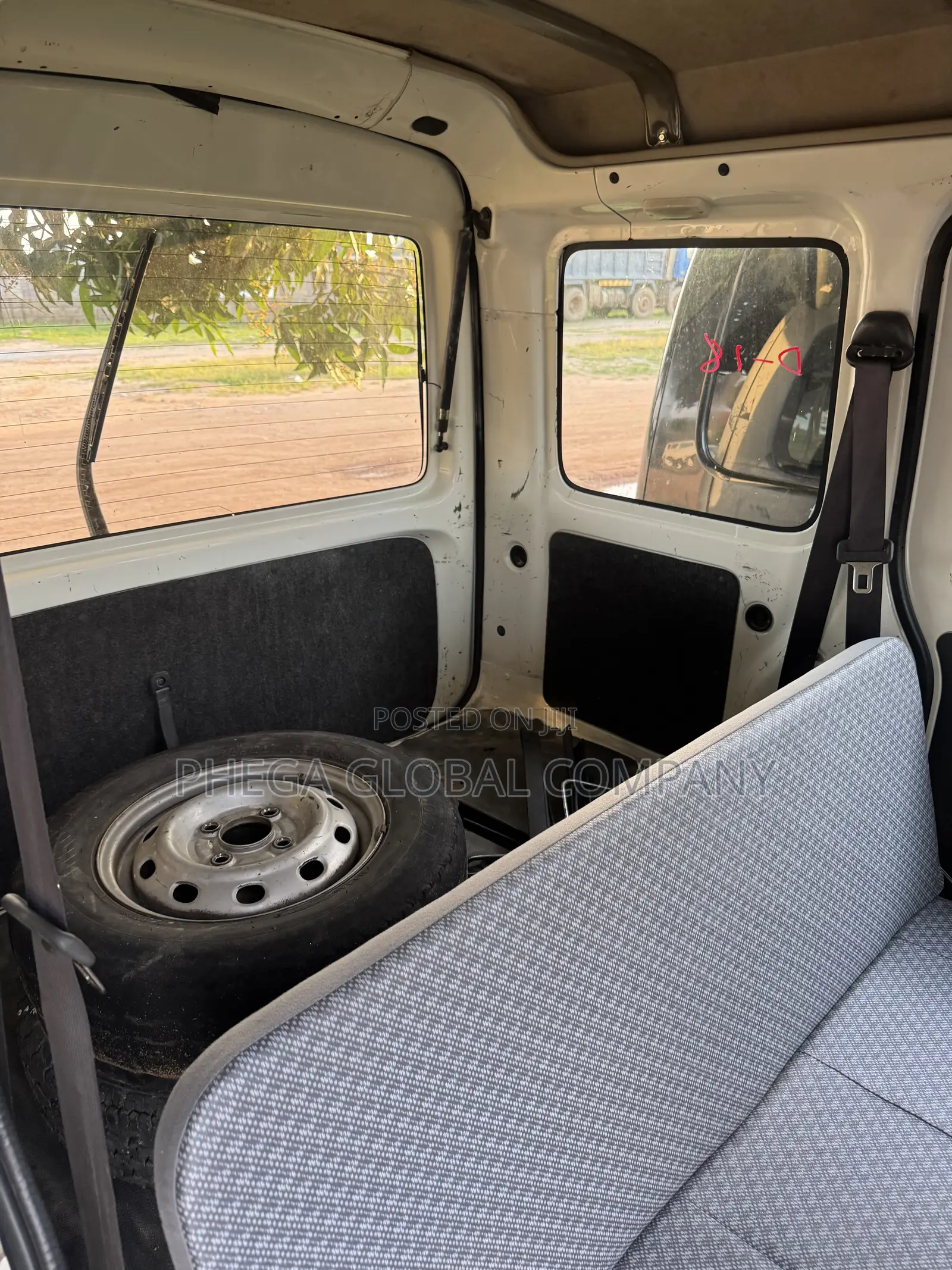 Daihatsu Hijet 2010 White