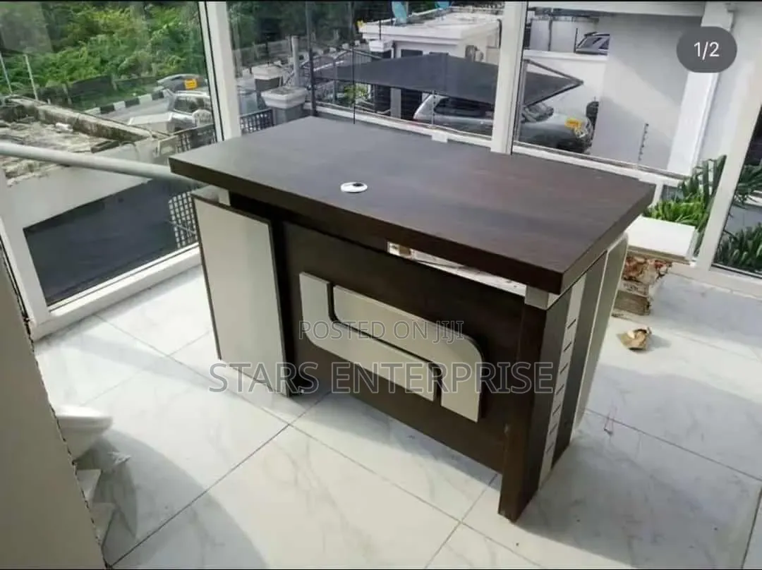 Office Table / Modern Office Desk