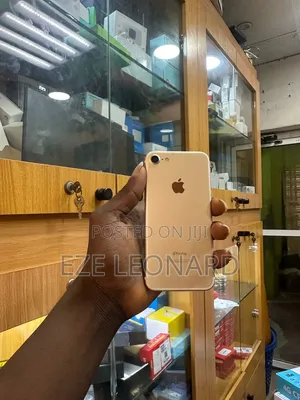 Apple iPhone SE (2022) 64 GB Black