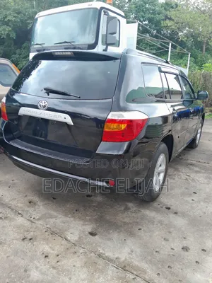 Toyota Highlander SE 2010 Black