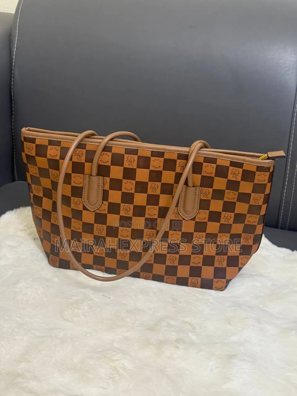 Checkmate Luxe Large Capacity Tote Bag