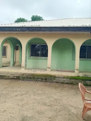 7bdrm Apartment in Gwagwalada for sale