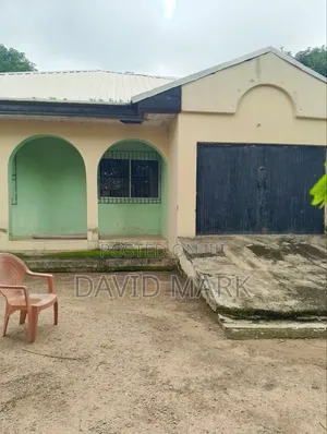 7bdrm Apartment in Gwagwalada for sale