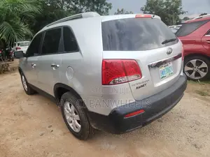 Kia Sorento 2012 Silver