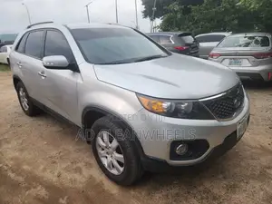 Kia Sorento 2012 Silver