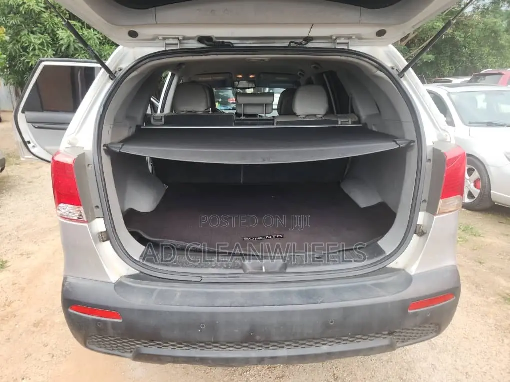 Kia Sorento 2012 Silver