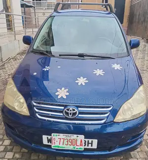 Toyota Avensis Verso 2.0 Petrol 2006 Blue